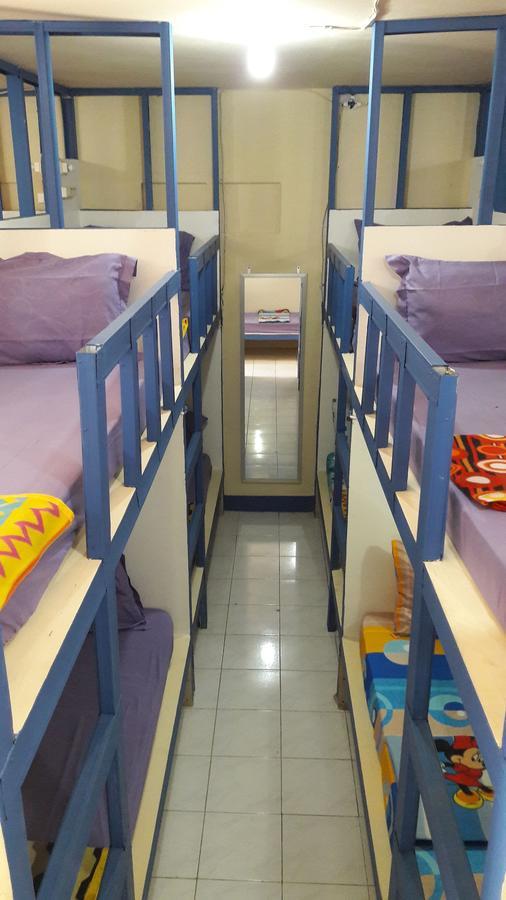 Centro Hostel Лабуан-Баджо Екстер'єр фото