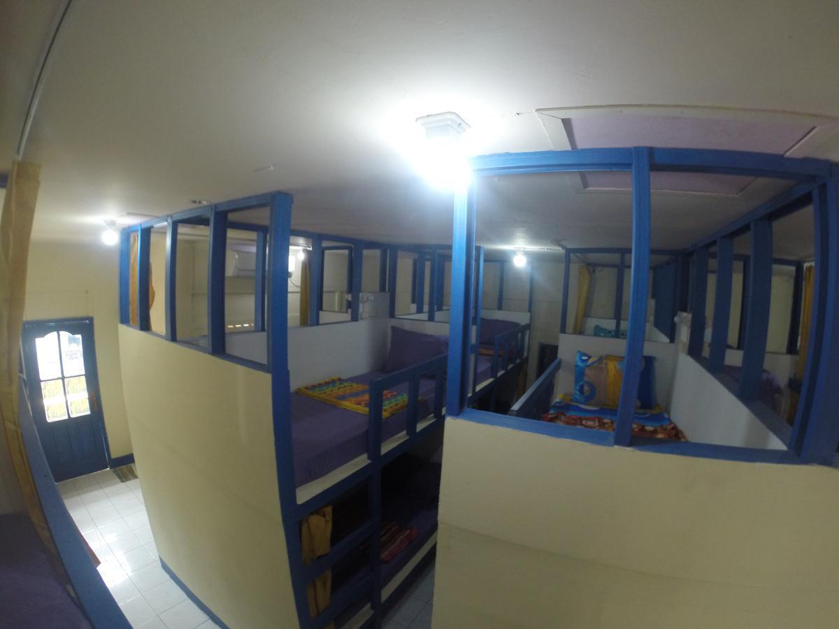 Centro Hostel Лабуан-Баджо Екстер'єр фото
