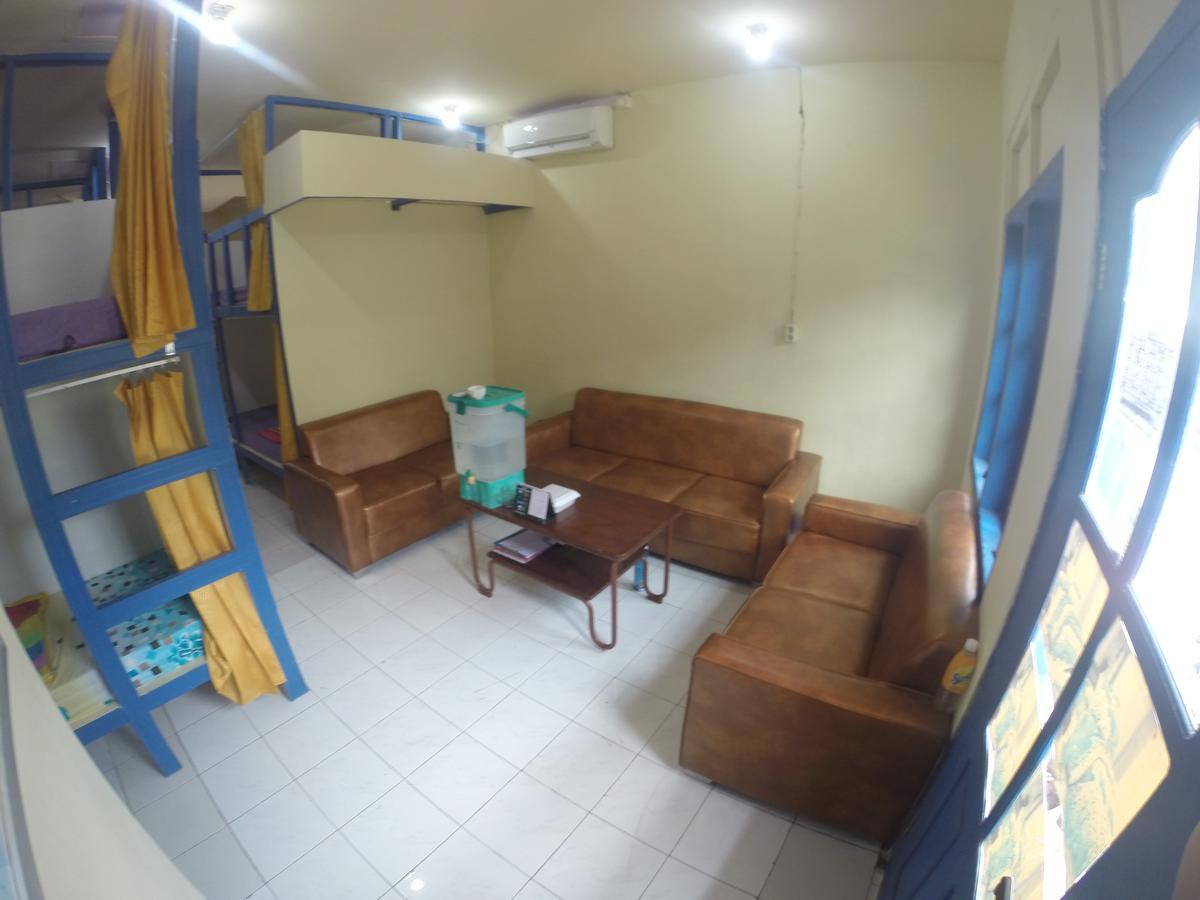 Centro Hostel Лабуан-Баджо Екстер'єр фото